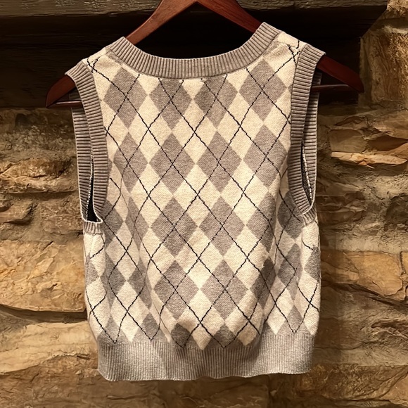 Garage vest - Picture 2 of 3